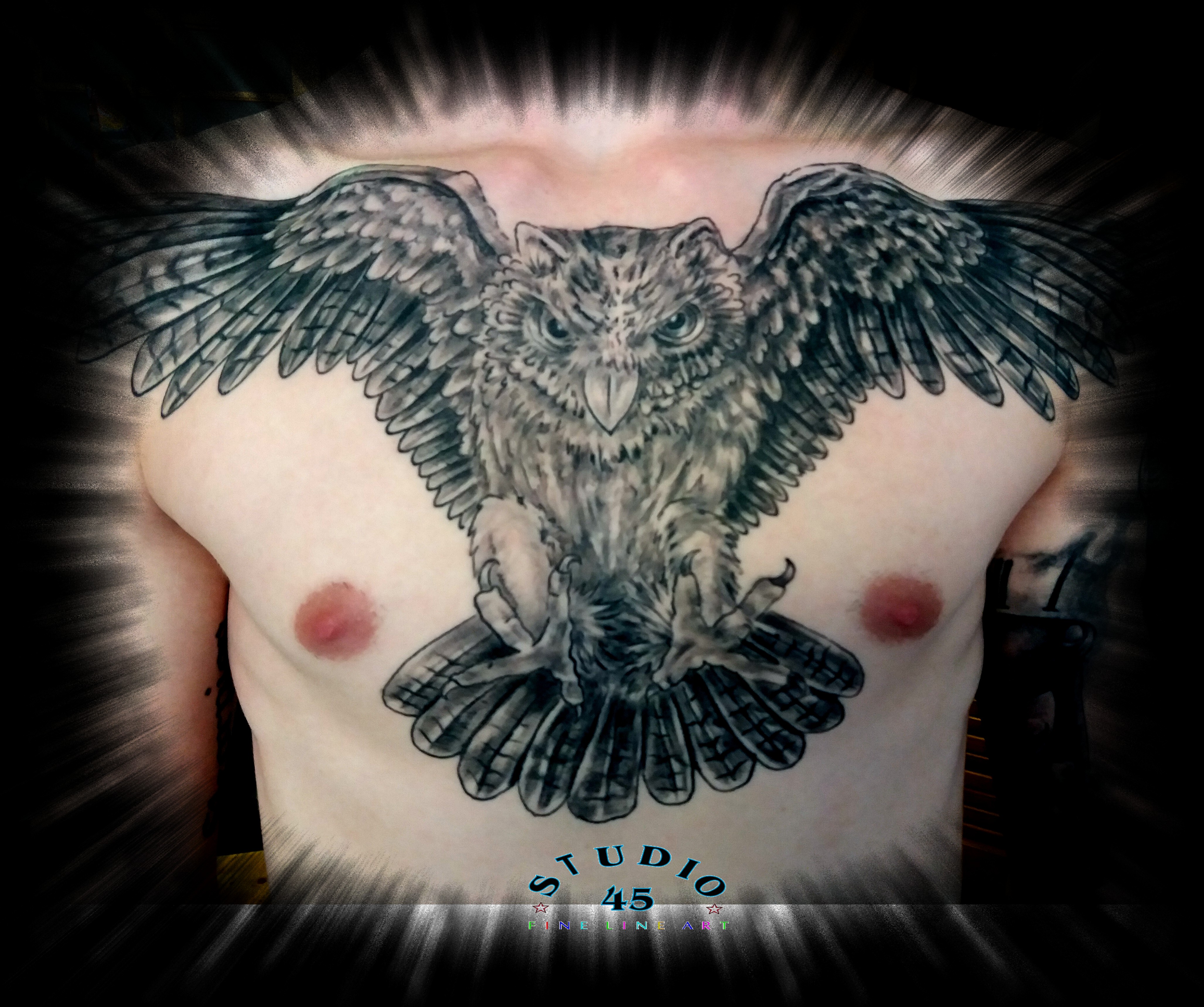 Große Eule Brust Tattoo Cover Up Spezialist Recklinghausen STUDIO 45